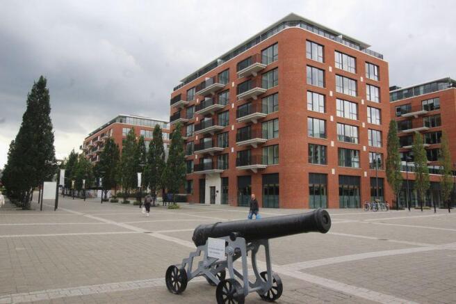 1 bed property, in Europa House, £450,000