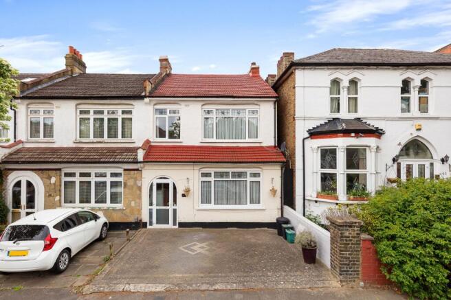 3 bed property, in Worbeck Road, £600,000