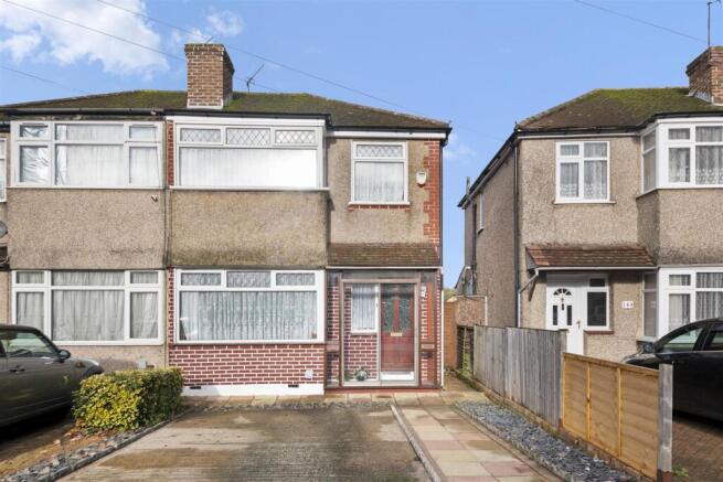 3 bed property, in Fairholme Crescent, £500,000