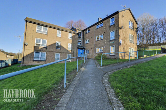 2 bed property, in Guildford Rise, £90,000