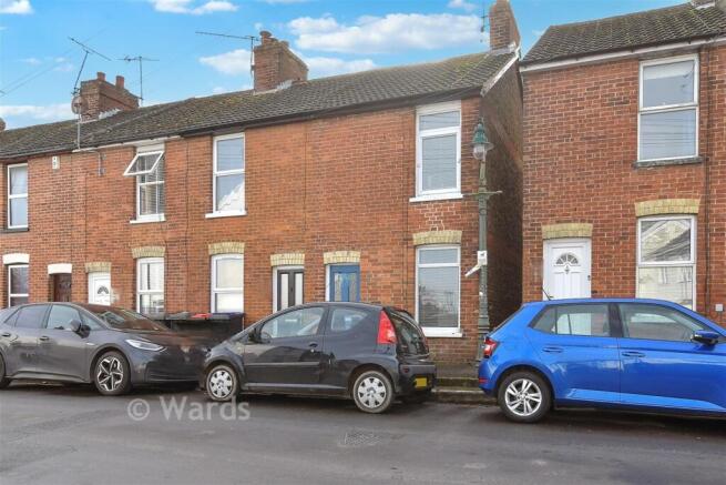 2 bed property, in Zealand Road, £240,000