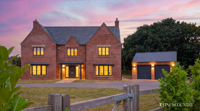 6 bed property, in Pinchbeck, £750,000