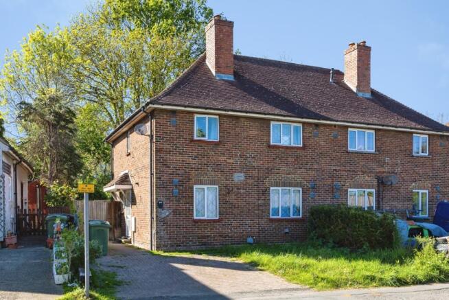 3 bed property, in Southway, £450,000
