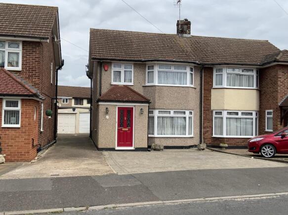 3 bed property, in Hayes Drive, £475,000