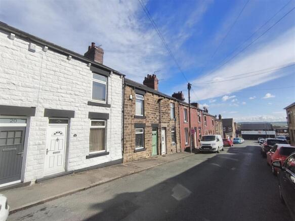 2 bed property, in Church Street, £150,000