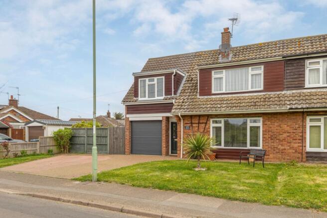 3 bed property, in Red House Lane, £325,000
