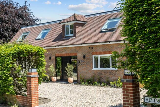 5 bed property, in Allington Road, £1,250,000