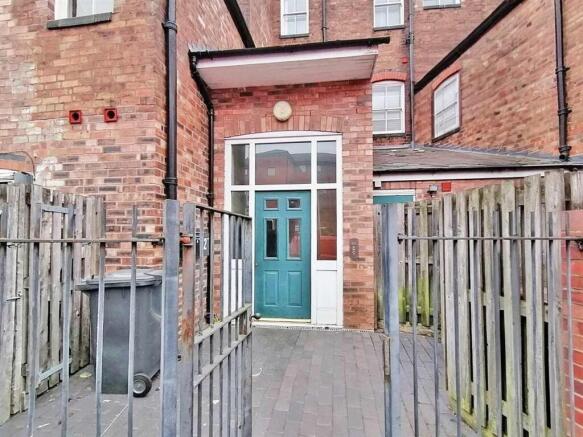 1 bed property, in London Place, £50,000