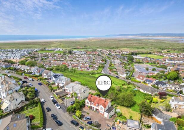 6 bed property, in Lakenham Hill, £750,000