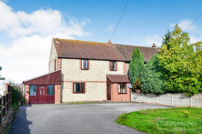 3 bed property, in West Street, £185,000