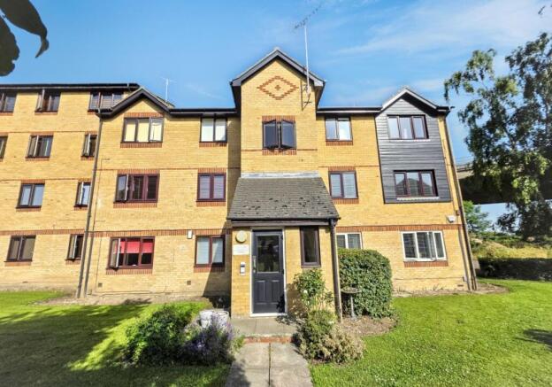 1 bed property, in 118 Waterville Drive, £85,000