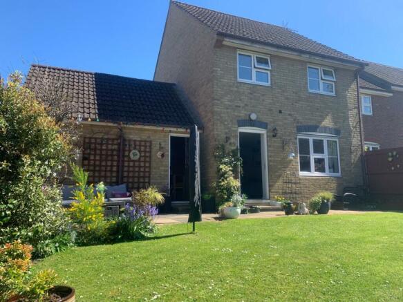 3 bed property, in Merton Road, £390,000