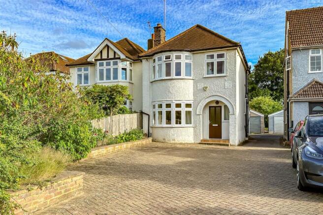 3 bed property, in Hill End Lane, £675,000