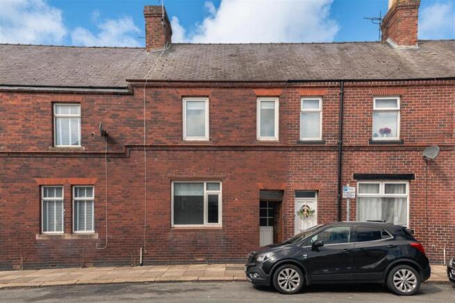 3 bed property, in St. Andrews Street, £110,000