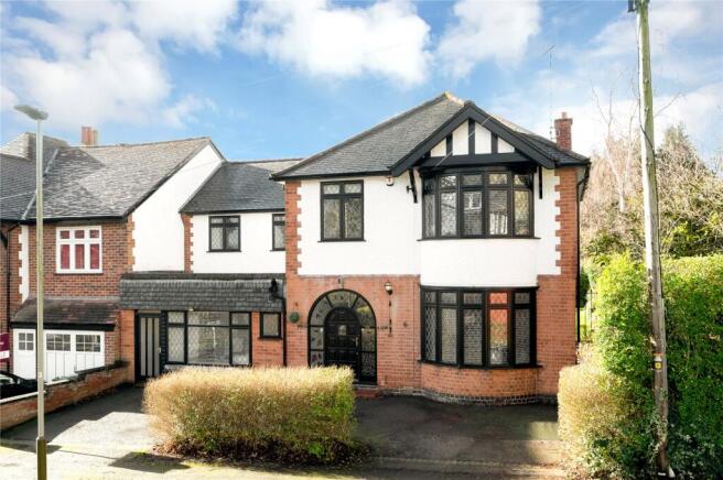 5 bed property, in Carisbrooke Avenue, £637,000
