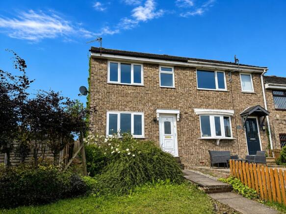 3 bed property, in Denby Close, £175,000