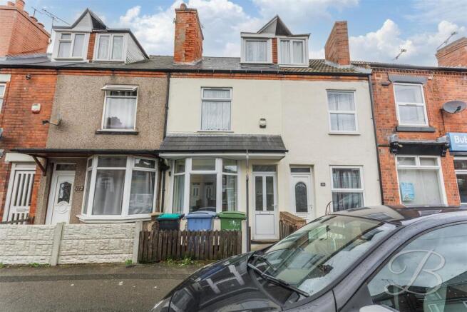 3 bed property, in Broxtowe Drive, £130,000