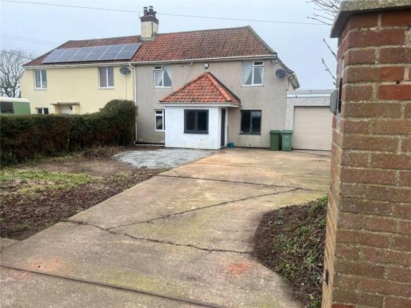 3 bed property, in Vicarage Road, £270,000