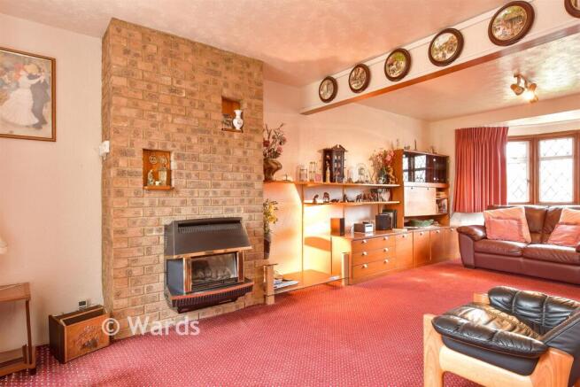 3 bed property, in The Green, £450,000