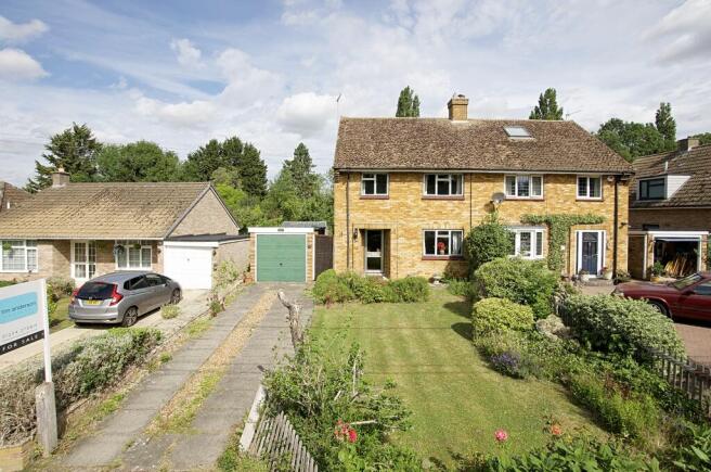 3 bed property, in The Avenue | Bletsoe | Beds | large plot, £300,000
