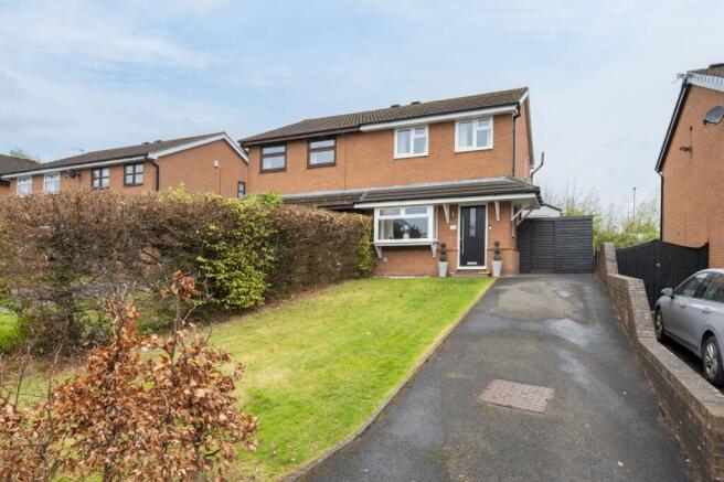 3 bed property, in Lordsgate Lane, £249,995