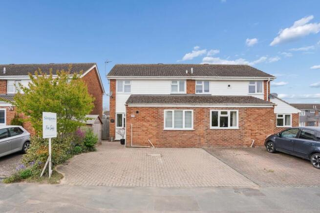 3 bed property, in Fairfield Close, £349,950
