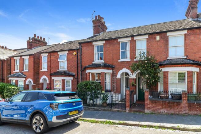 3 bed property, in Paxton Road, £900,000