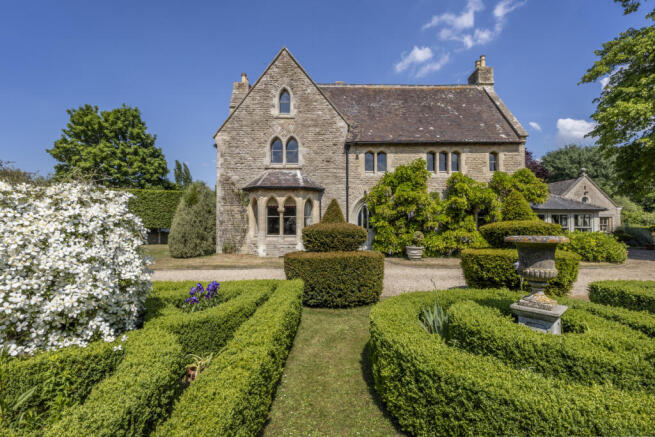 6 bed property, in Bampton Road Black Bourton Bampton, £1,800,000