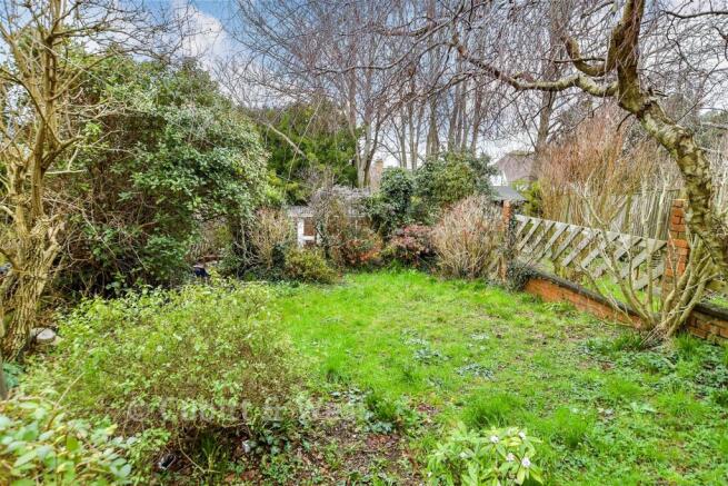 4 bed property, in Bevendean Crescent, £400,000