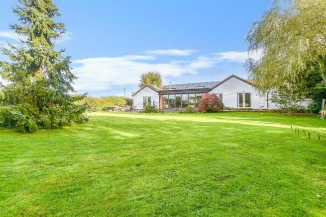 5 bed property, in Poplar Road, £700,000