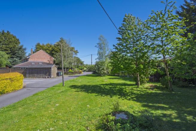 5 bed property, in The Firs, £750,000