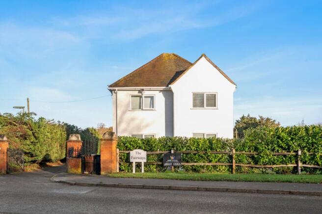 3 bed property, in Green Lane, £725,000