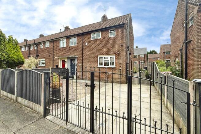 2 bed property, in Ludlow Avenue, £215,000
