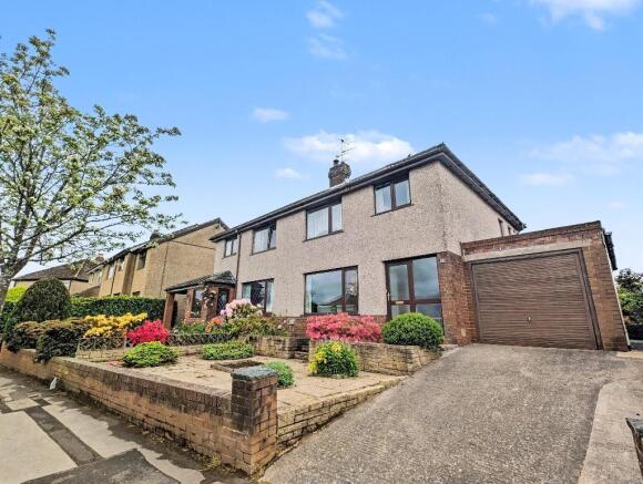 3 bed property, in Langshaw Drive, £258,500
