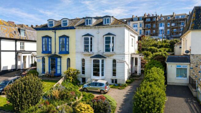 9 bed property, in Hostle Park, £599,000