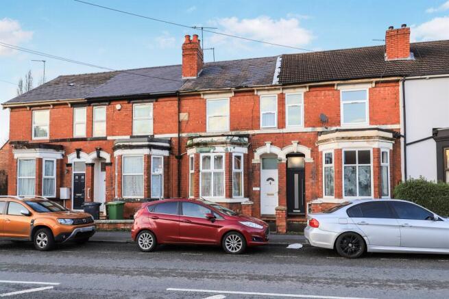 4 bed property, in Newhampton Road East, £180,000