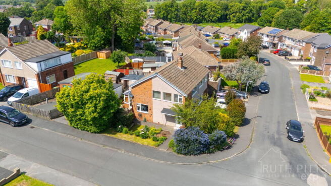 3 bed property, in Ashdene Drive, £230,000