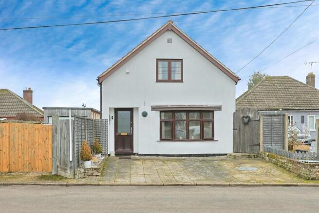 3 bed property, in Princes Street, £240,000