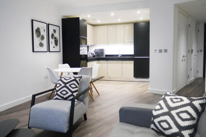 1 bed property, in Chaucer Gardens, £695,000