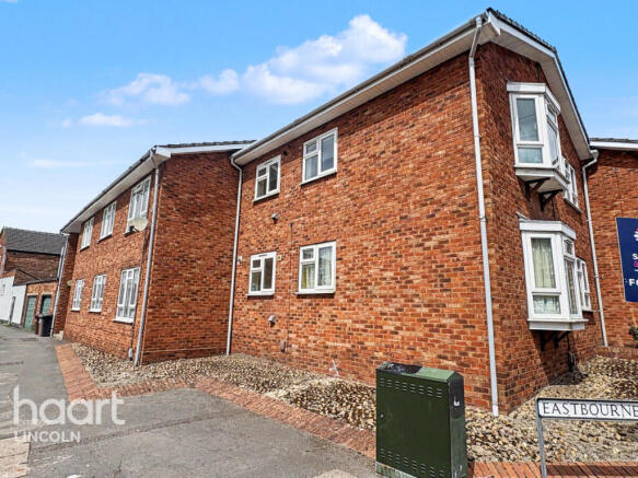 1 bed property, in Eastbourne Street, £85,000