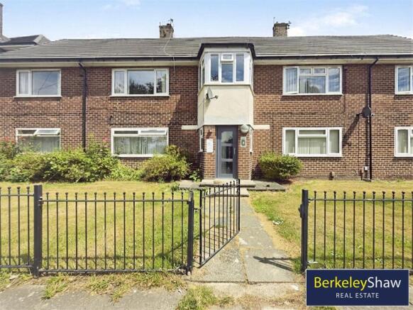 2 bed property, in Longfield Avenue, £130,000
