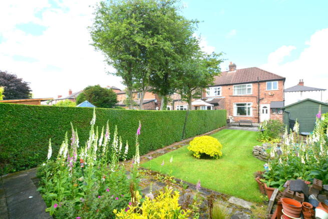 3 bed property, in Town Lane, £250,000