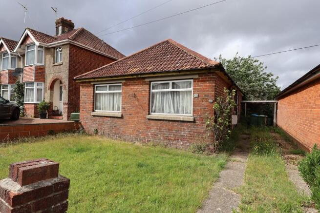 3 bed property, in Midanbury, £135,000