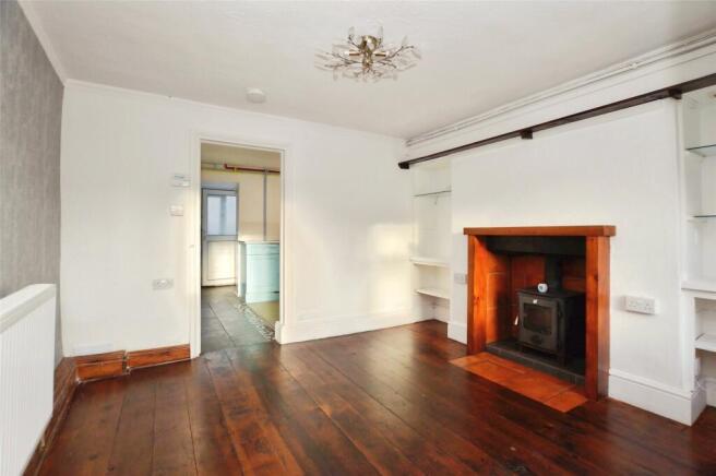 2 bed property, in Fore Street, £150,000