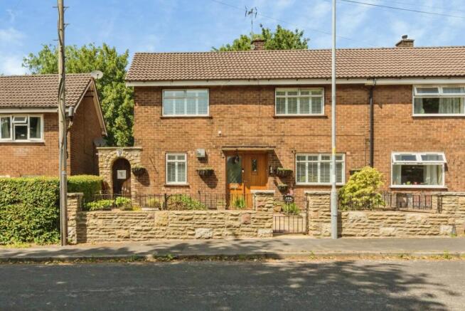 3 bed property, in Delamere Drive, £280,000