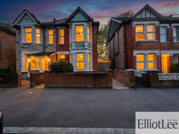 3 bed property, in Barham Close, £660,000