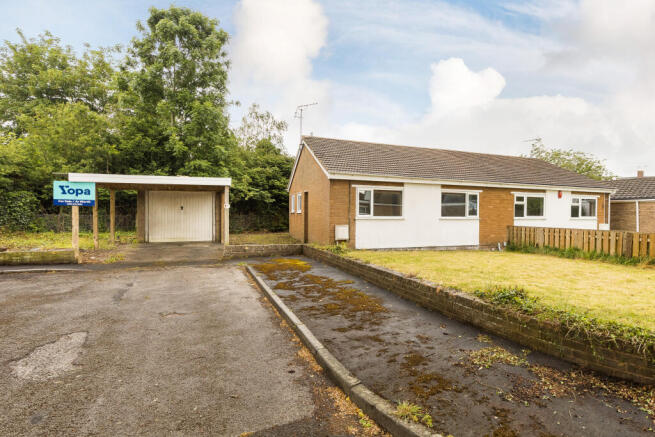 2 bed property, in Avon Court, £195,000