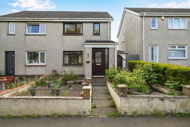 3 bed property, in 33 Echline Terrace, £225,000