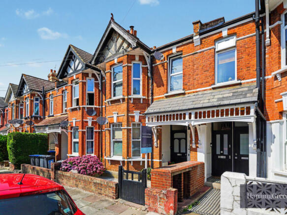 3 bed property, in Newton Road, £350,000