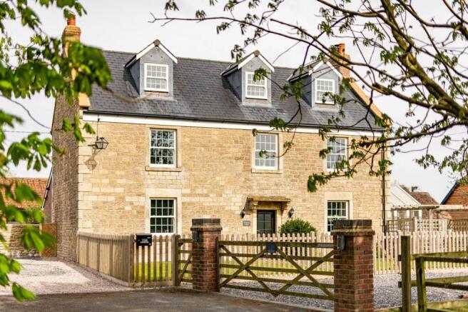5 bed property, in Frome Road, £1,250,000